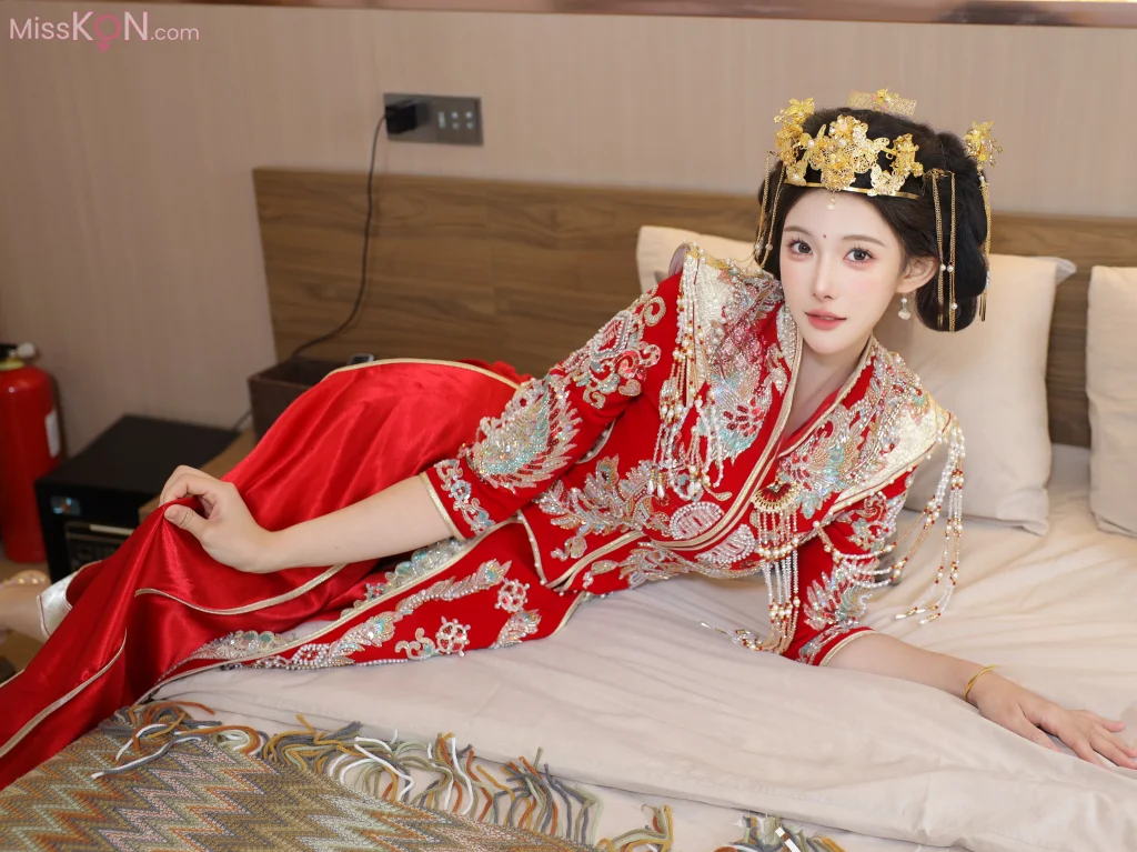 [XR Uncensored] 梨霜儿_ R18 秀人网模特 秀禾服