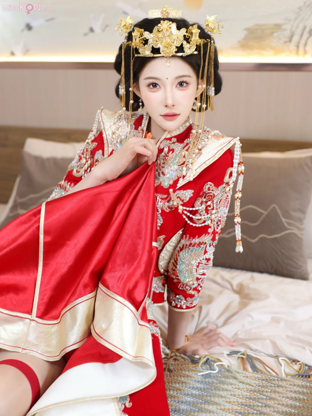 [XR Uncensored] 梨霜儿_ R18 秀人网模特 秀禾服