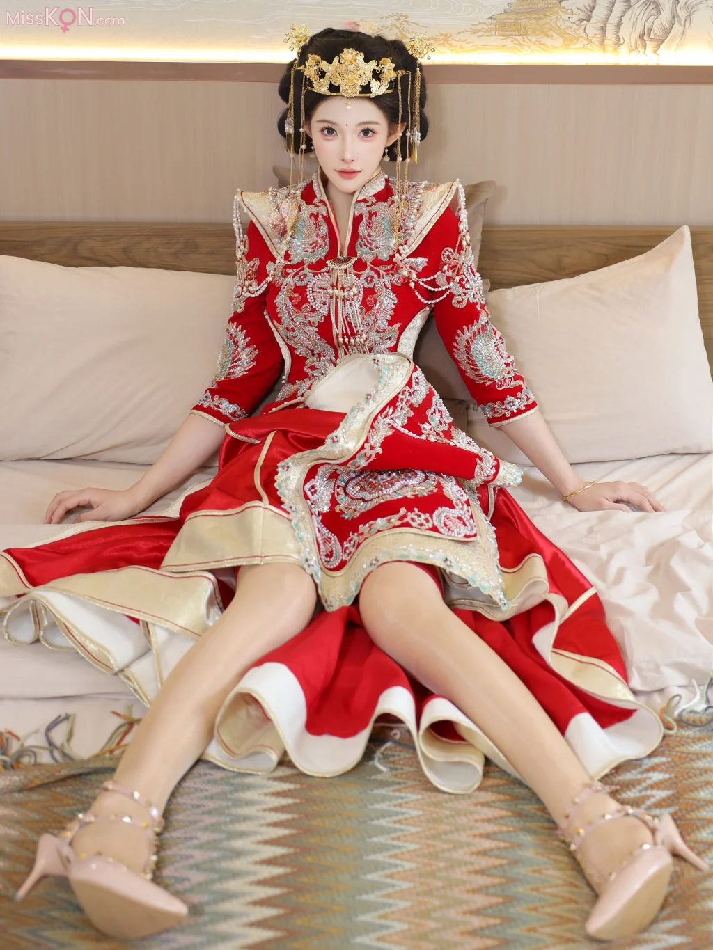 [XR Uncensored] 梨霜儿_ R18 秀人网模特 秀禾服