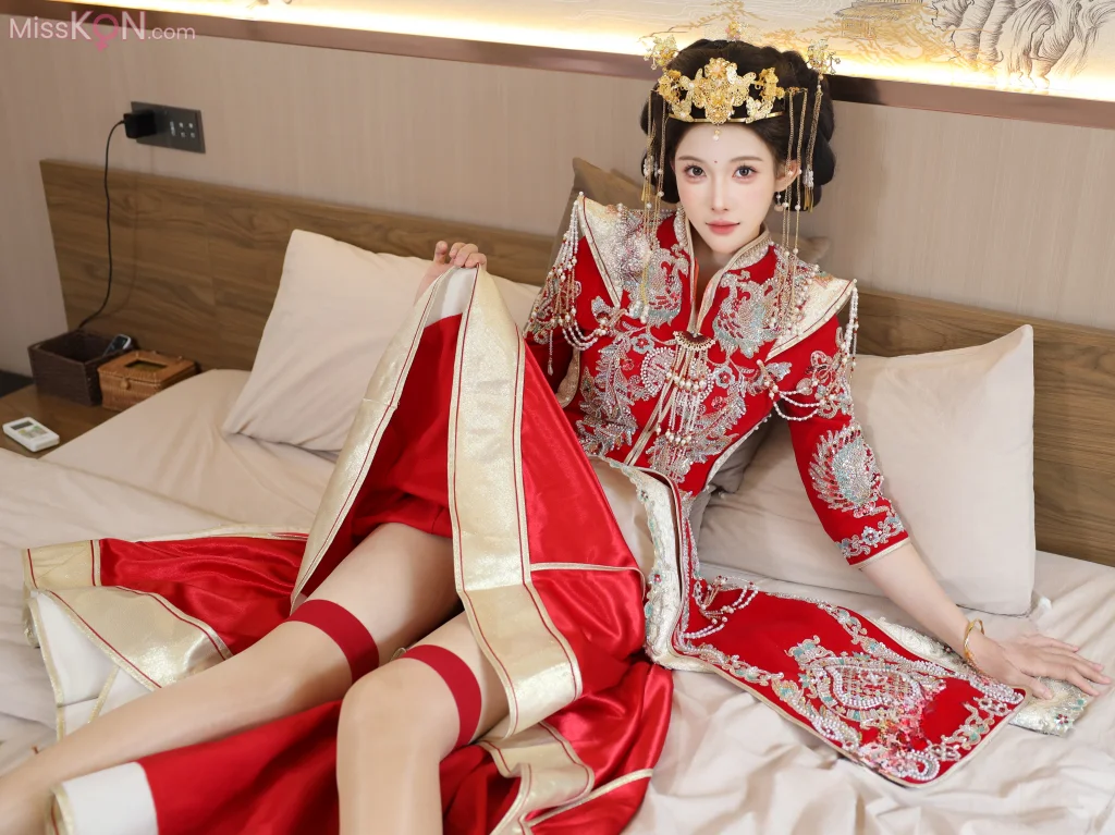 [XR Uncensored] 梨霜儿_ R18 秀人网模特 秀禾服