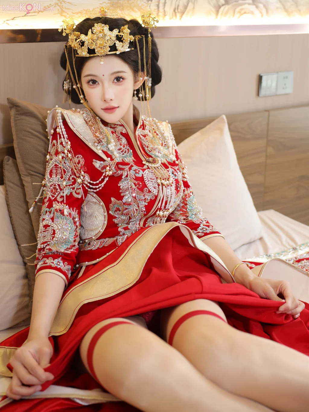 [XR Uncensored] 梨霜儿_ R18 秀人网模特 秀禾服