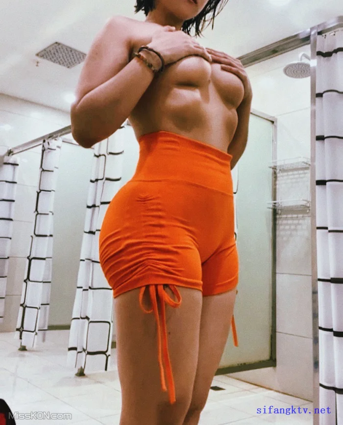 auroramay_ 欧美系肥臀华裔健身妹