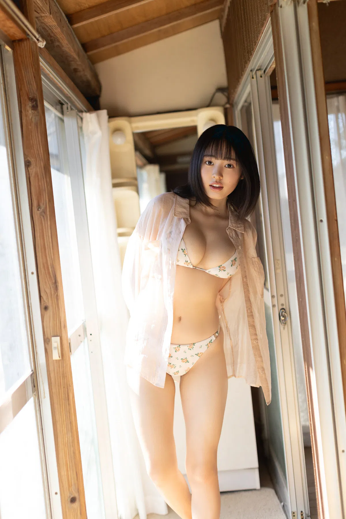 Miu Shirahama 白濱美兎, FRIDAYデジタル写真集 「ぎゅってして ｖｏｌ．２ ちょっとオトナな１００ページ豪華版」 Set.03