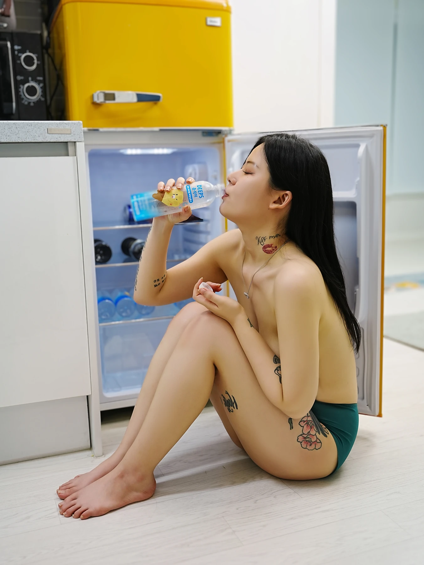Choi Ri 최리, Photobook Vol.02 「Missy Look」 Set.02