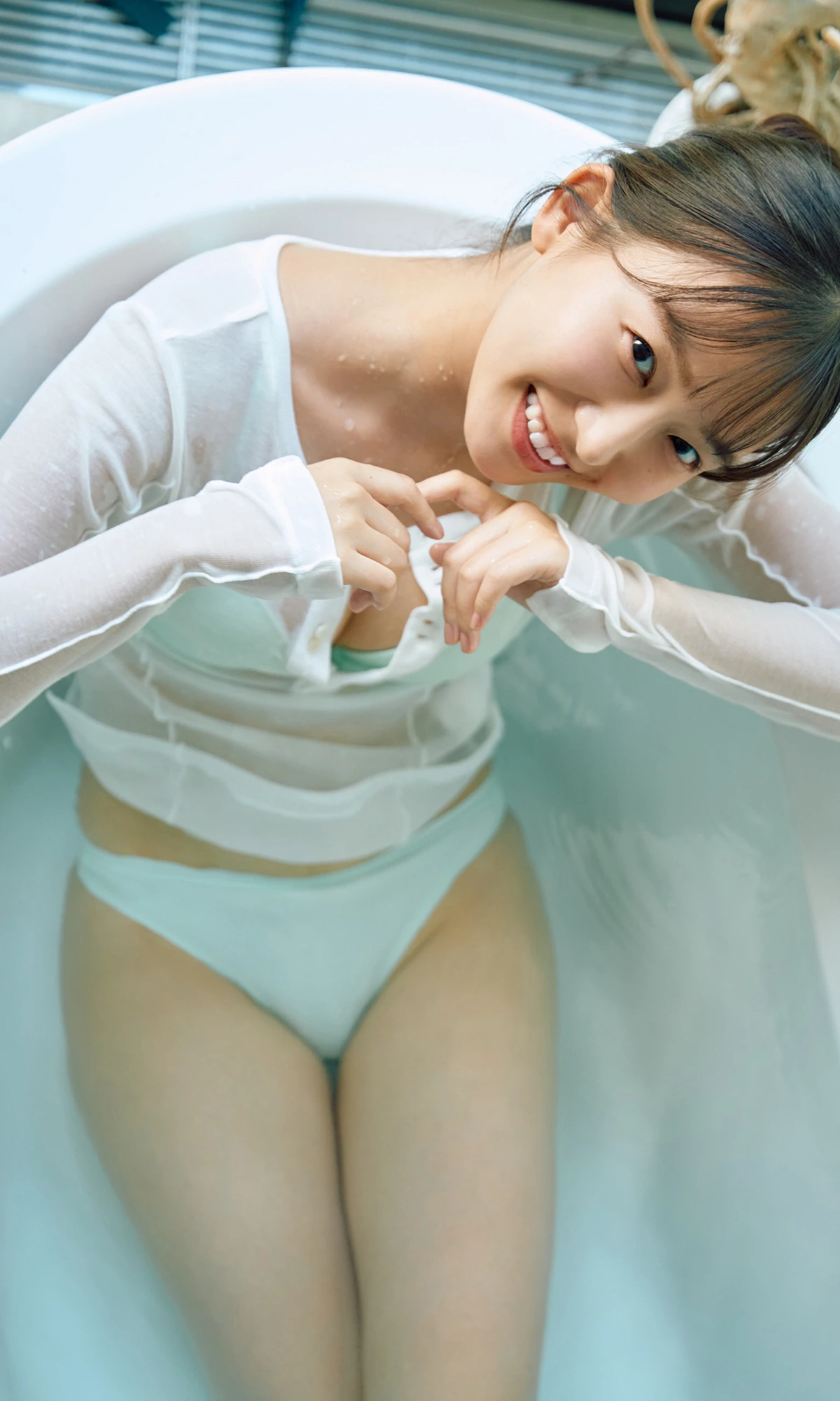 Nene Shida 志田音々, 週プレ Photo Book 「まなざしの先に」 Set.01