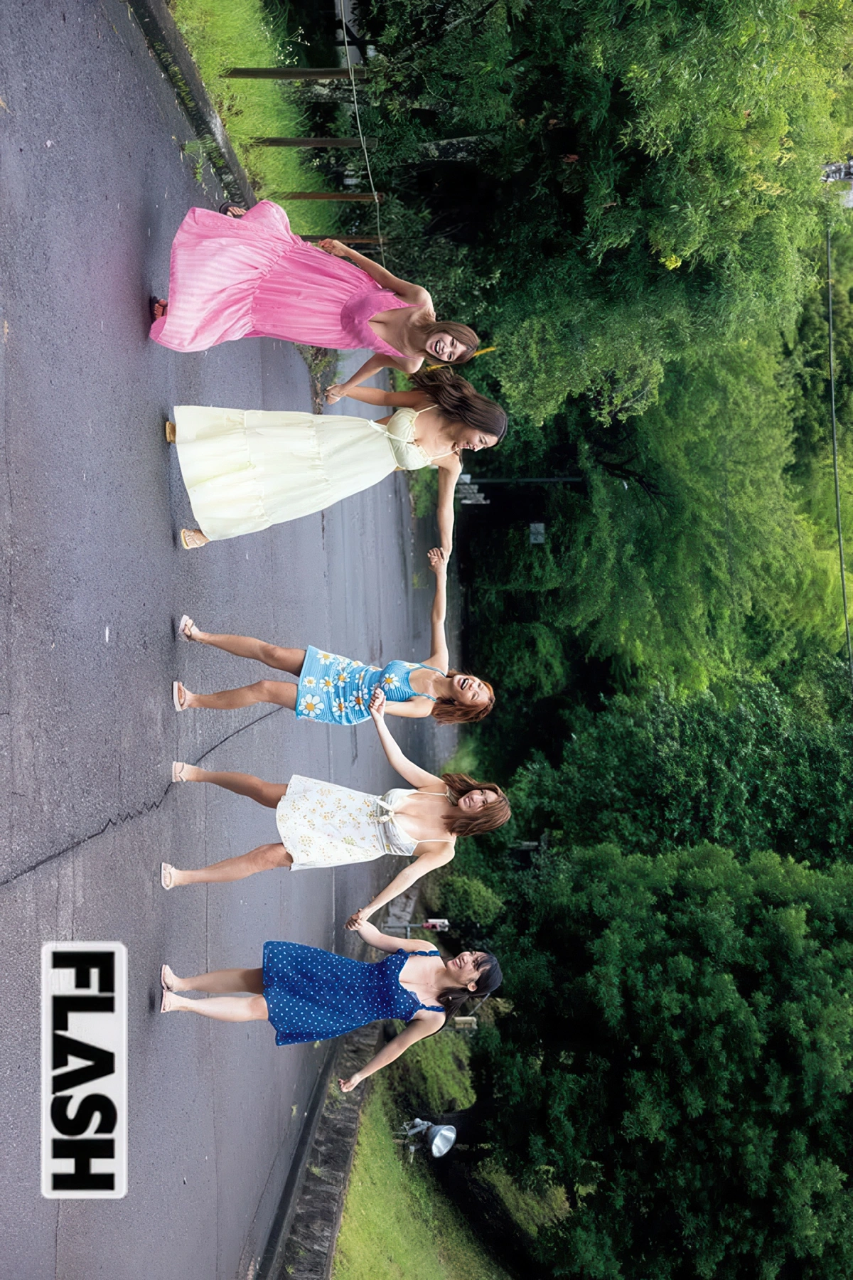 R.I.P GIRLS, FLASH 2025.09.30 (フラッシュ 2025年9月30日号)