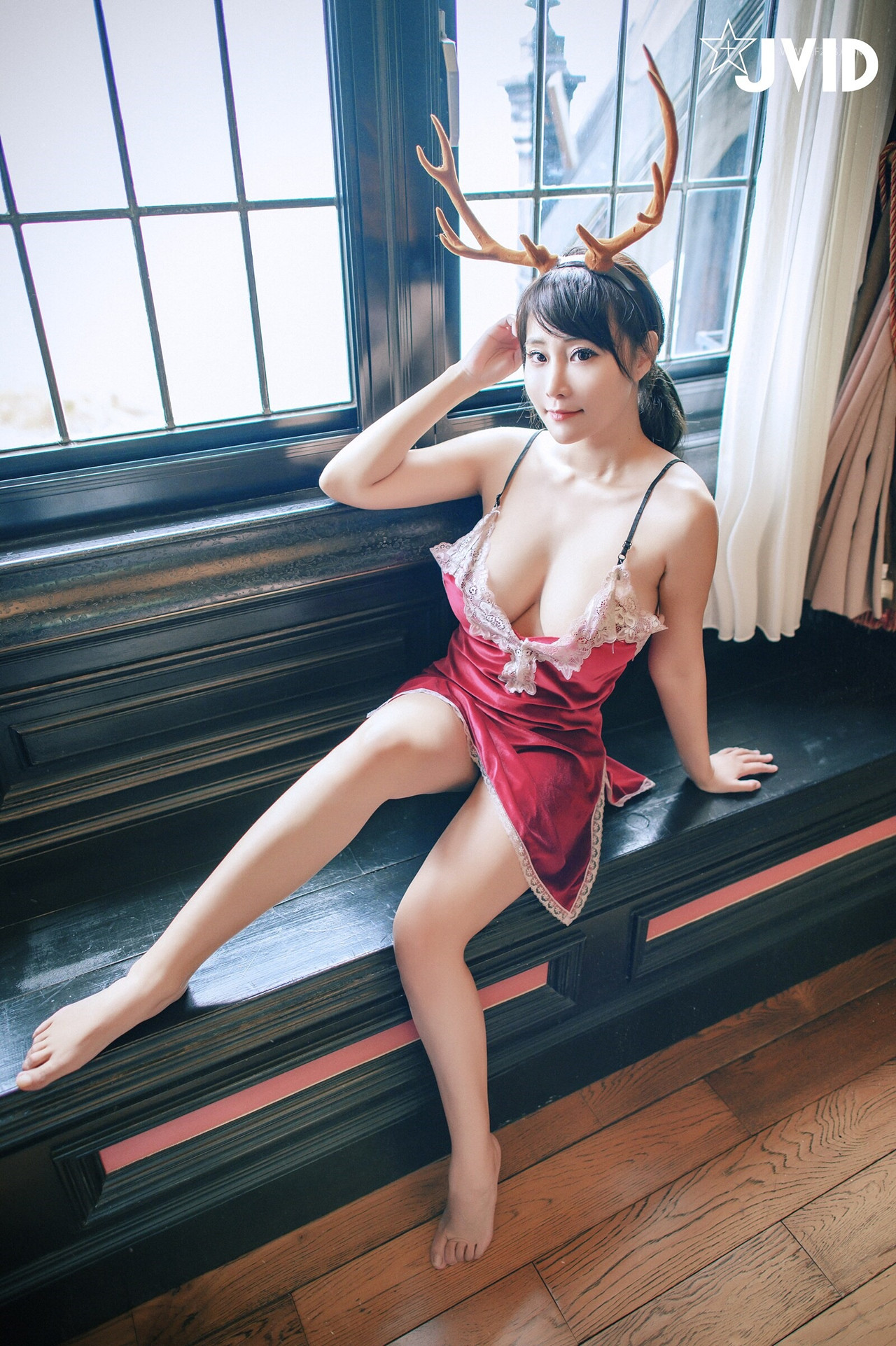 JVID Lele 樂樂 – 全輯上空無碼 巨乳女神 樂樂－鹿角女孩的報恩！ Set.02