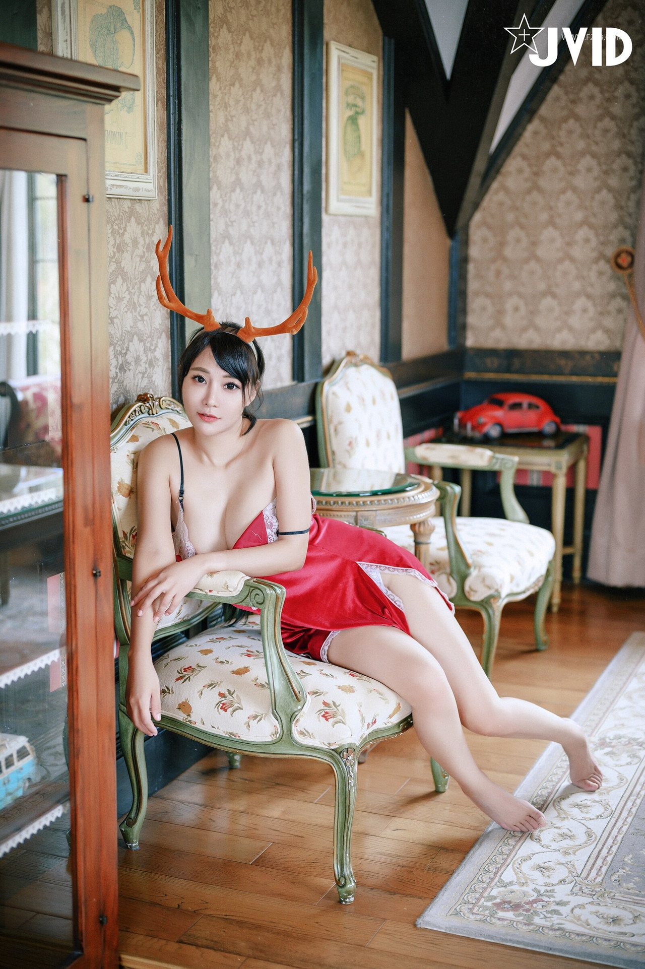 JVID Lele 樂樂 – 全輯上空無碼 巨乳女神 樂樂－鹿角女孩的報恩！ Set.02