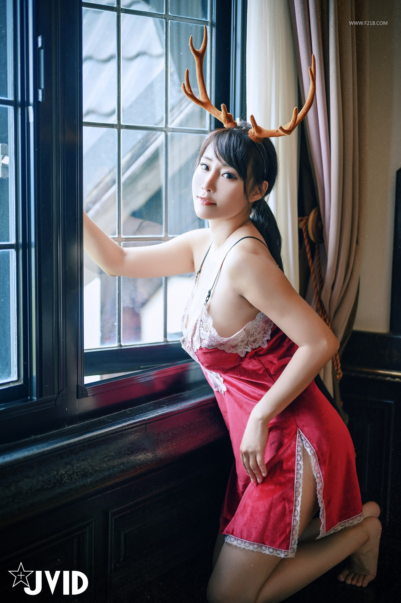 JVID Lele 樂樂 – 全輯上空無碼 巨乳女神 樂樂－鹿角女孩的報恩！ Set.02