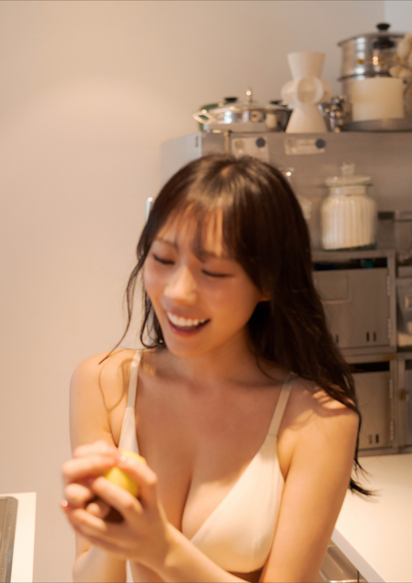 Sumire Yokono 横野すみれ, BUBKAデジタル写真集 「そのカーブ、反則級！」 Set.02