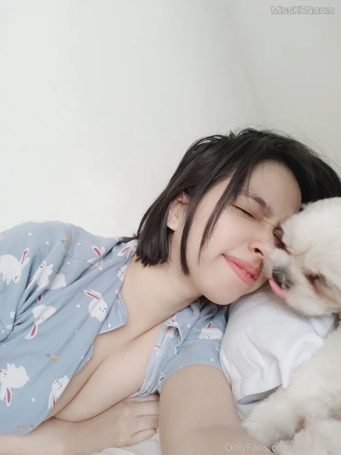 liabear20_ OnlyFans 极品反差小姐姐 真实的小淫娃被发现