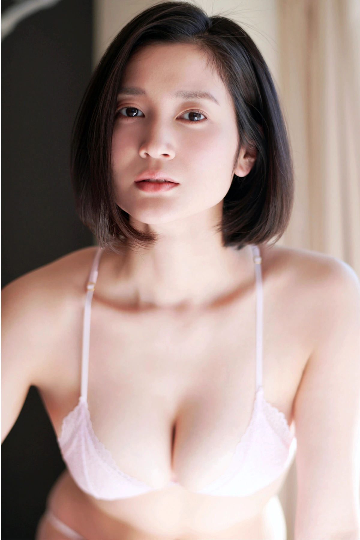 Arisa Deguchi 出口亜梨沙, 週刊現代デジタル写真集 「色めく昼下がり」 Set.01