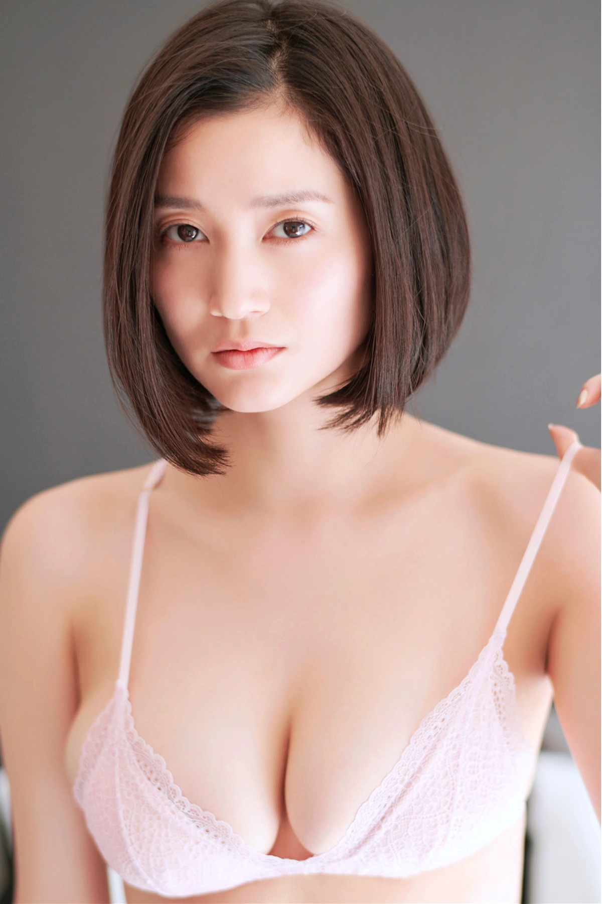 Arisa Deguchi 出口亜梨沙, 週刊現代デジタル写真集 「色めく昼下がり」 Set.01