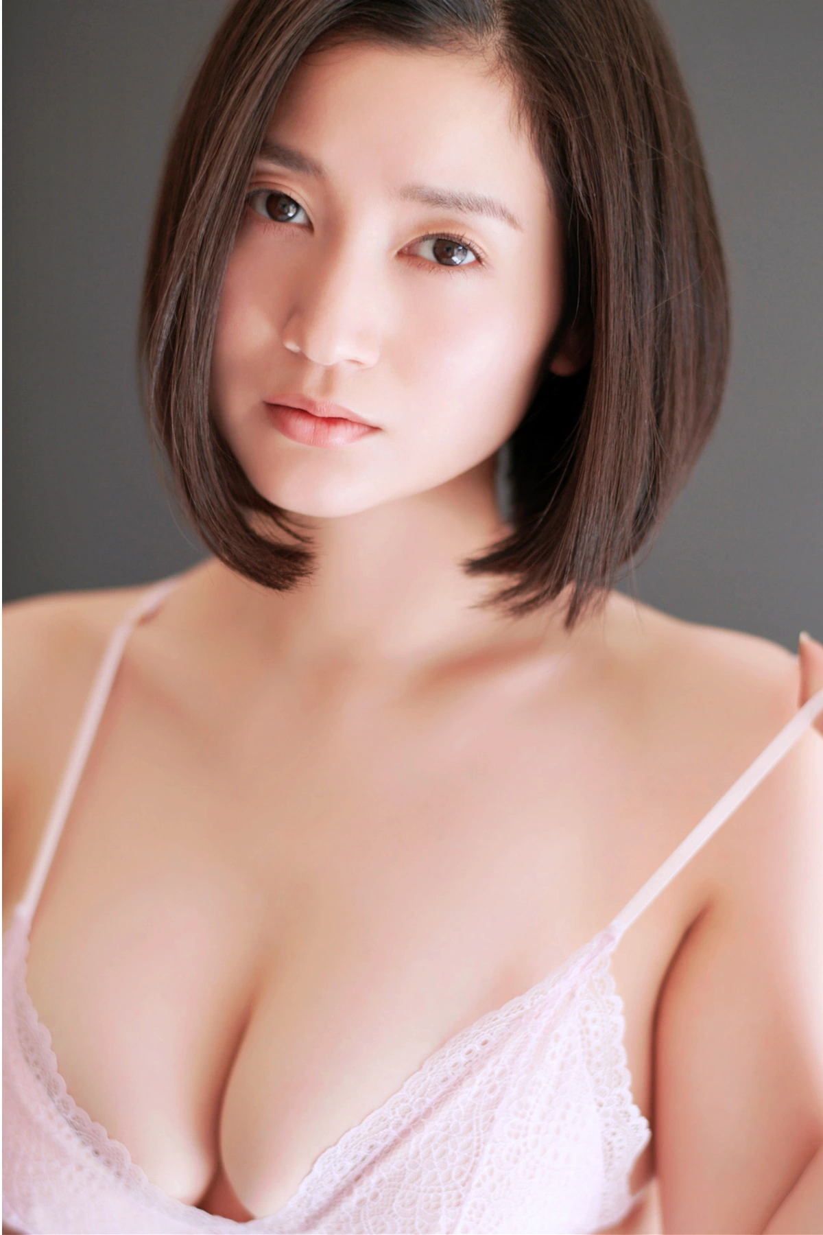 Arisa Deguchi 出口亜梨沙, 週刊現代デジタル写真集 「色めく昼下がり」 Set.01