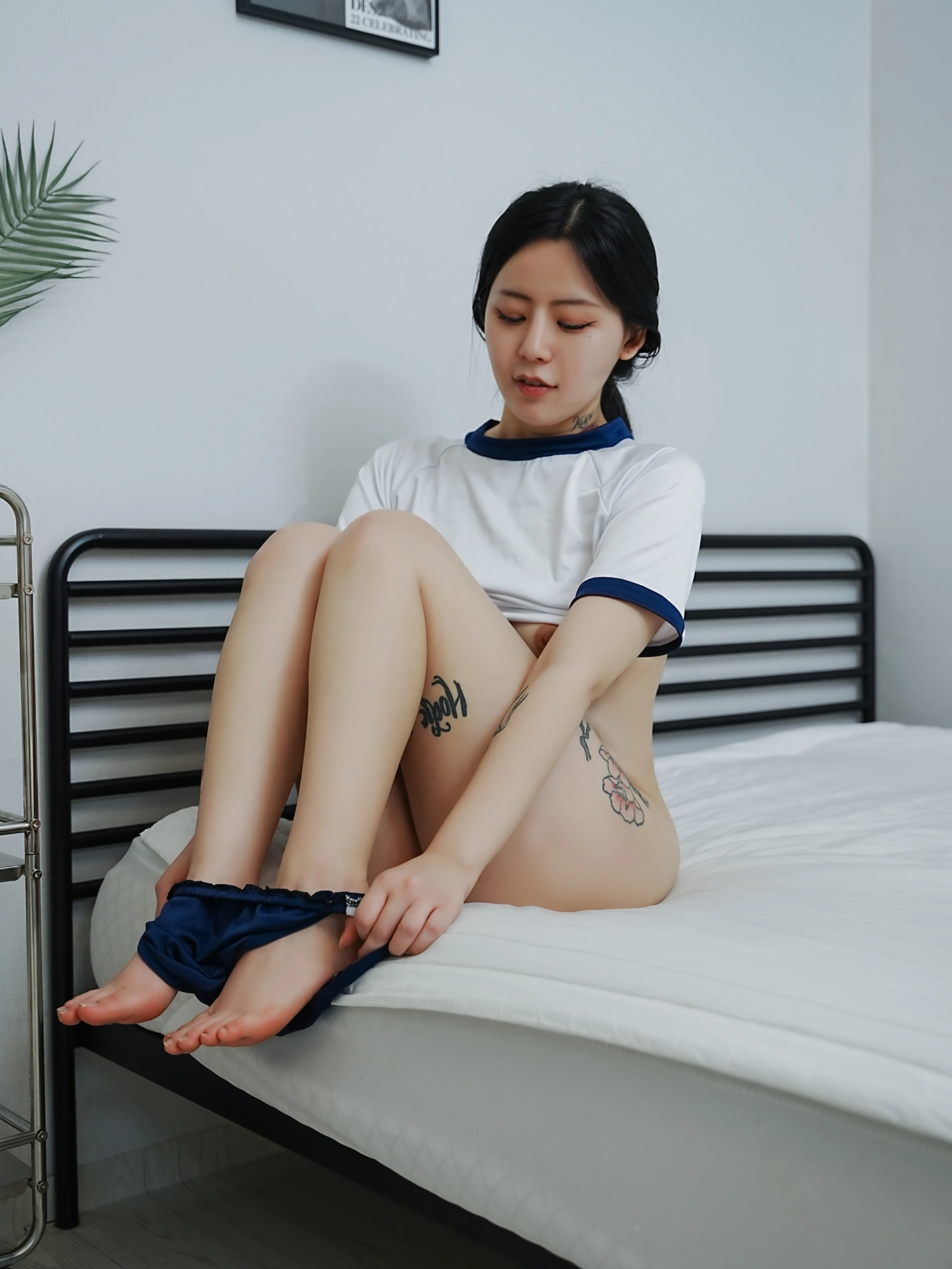 Choi Ri 최리, Photobook Vol.01 「Bloomers」 Set.03