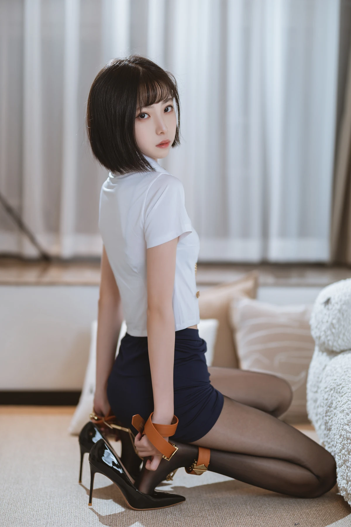 Cosplay 许岚LAN – 束缚黑丝 31 Cosplay 许岚LAN – 束缚黑丝