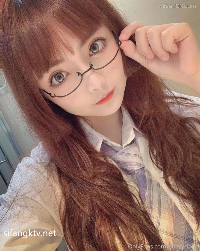 一只云烧_ 反差女神 纯欲治愈网红嫩妹福利私拍 2 一只云烧_ 反差女神 纯欲治愈网红嫩妹福利私拍