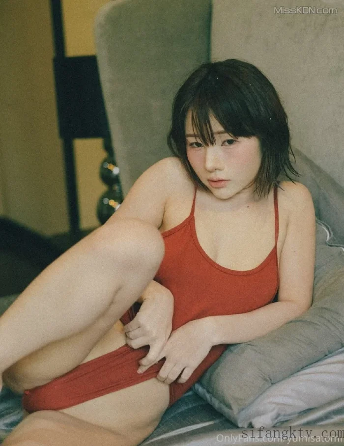 yumisatomi_ OnlyFans清纯博主订阅视图 天然美乳