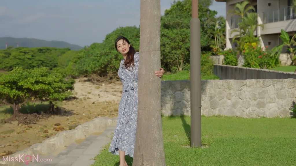 Miho Abe (あべみほ)_ FRIDAY GOLD Shocking! Nude Scenes 衝撃！濡れ場ヌード