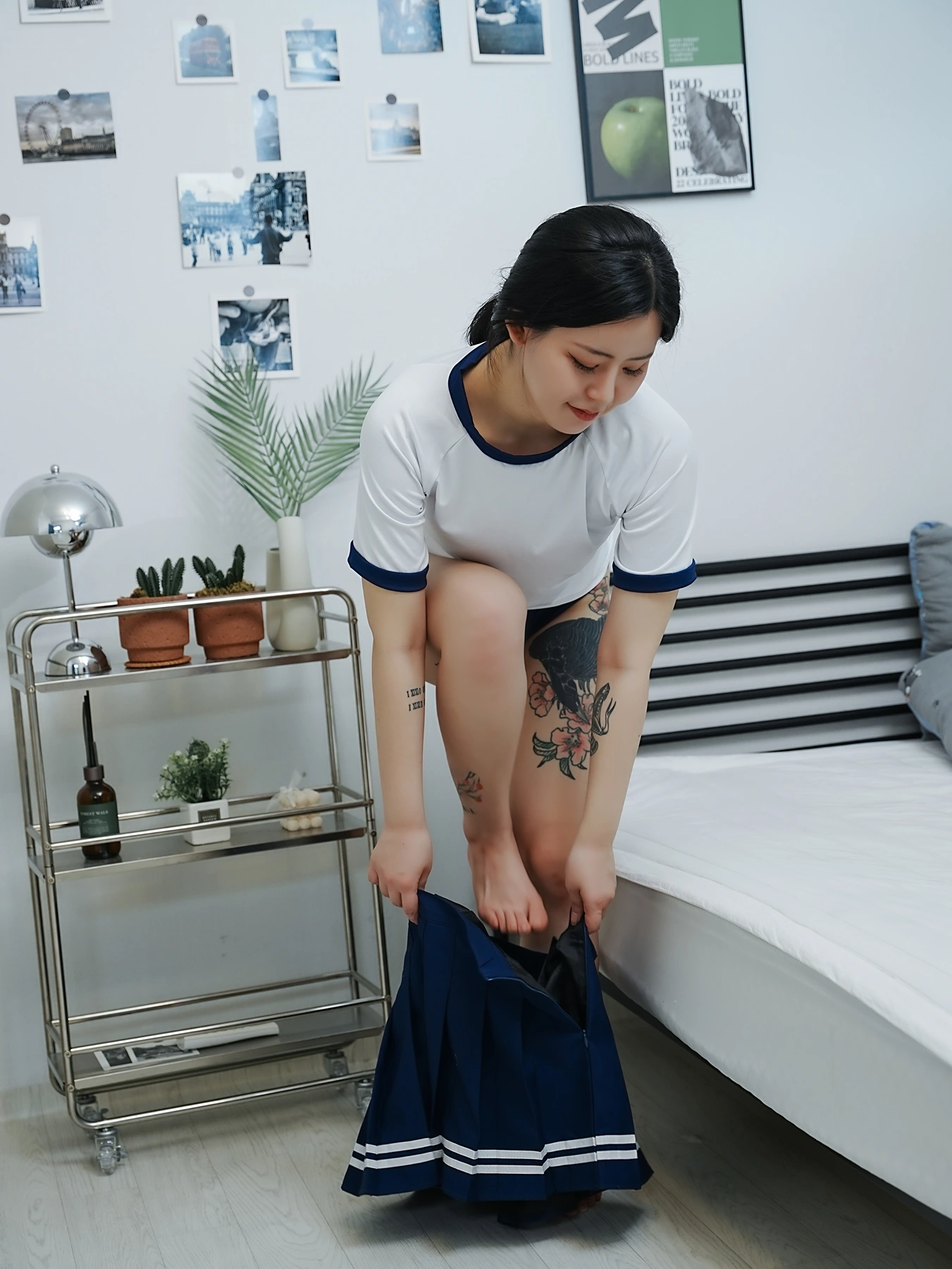 Choi Ri 최리, Photobook Vol.01 「Bloomers」 Set.02