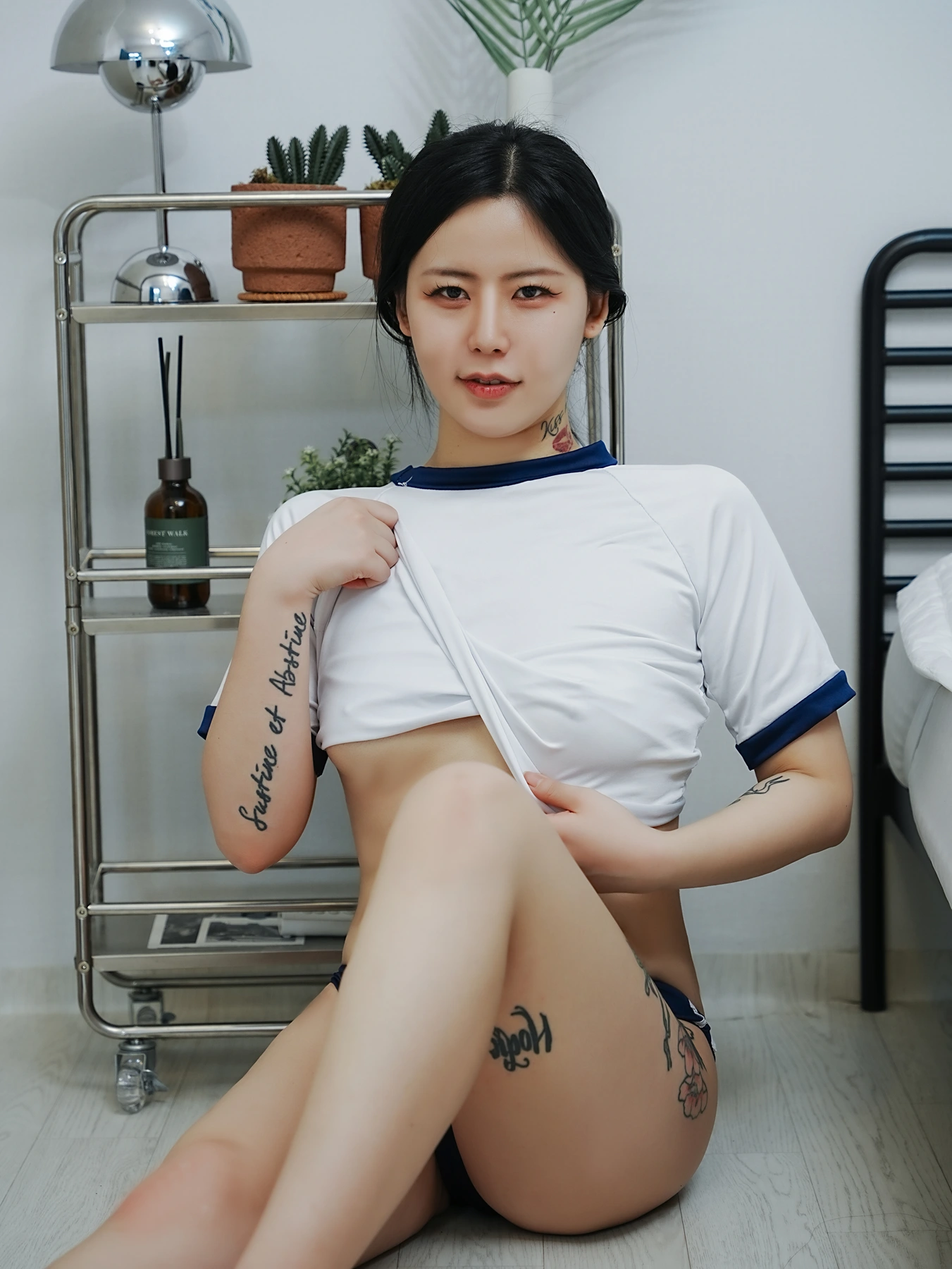 Choi Ri 최리, Photobook Vol.01 「Bloomers」 Set.02
