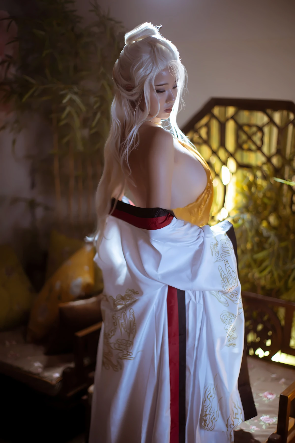Cosplay 钛合金TiTi – 黑神话悟空 铁扇公主