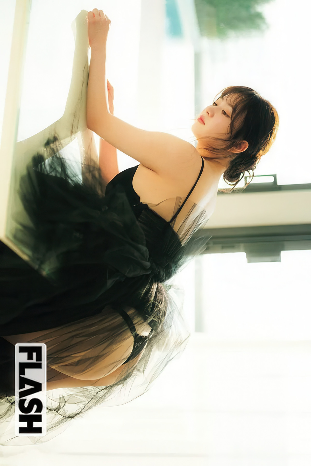 Yuna Ego 江籠裕奈, FLASH 2025.08.05 (フラッシュ 2025年8月5日号)