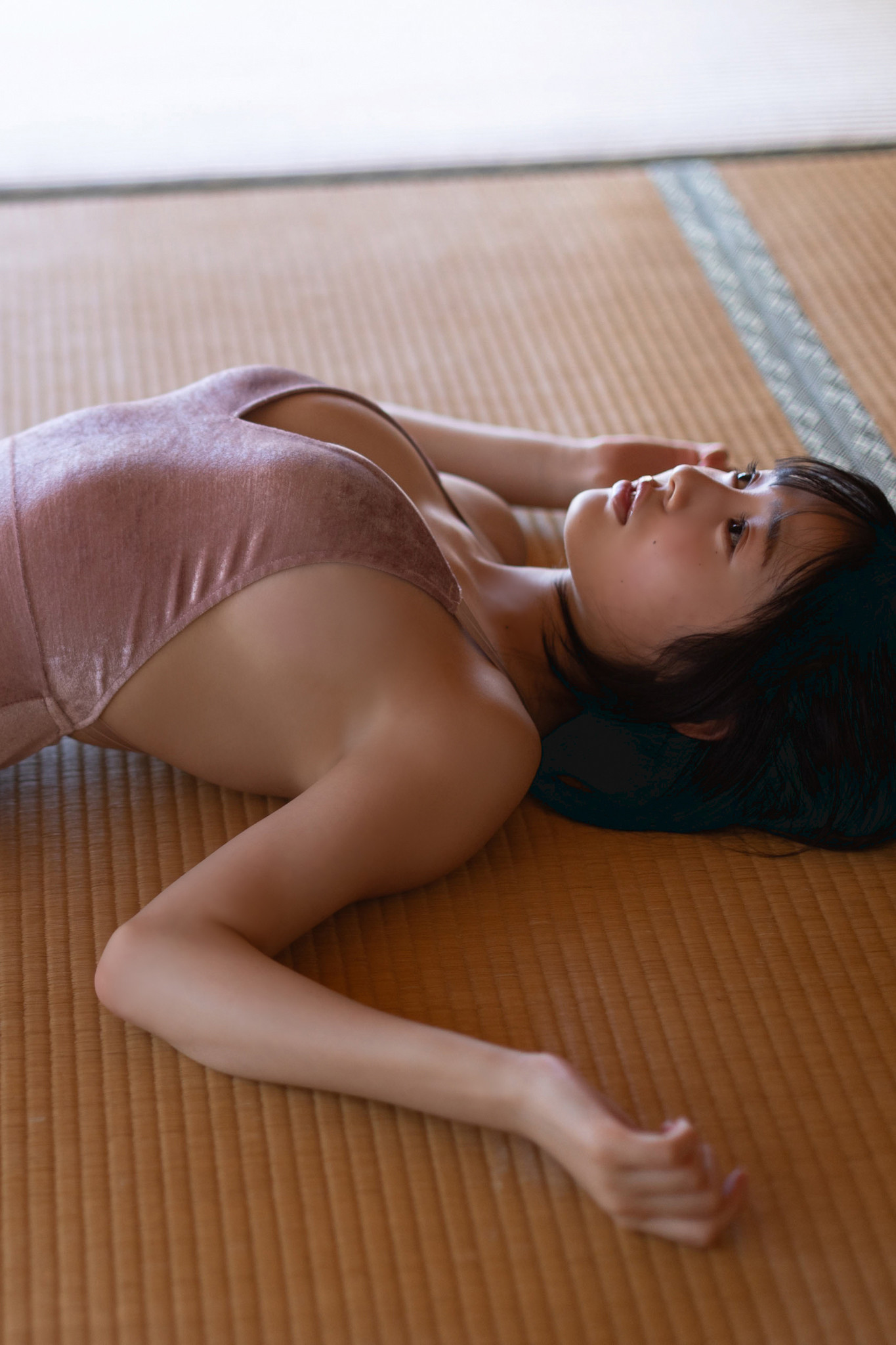 Miu Shirahama 白濱美兎, FRIDAYデジタル写真集 「ぎゅってして Vol.1」 Set.03