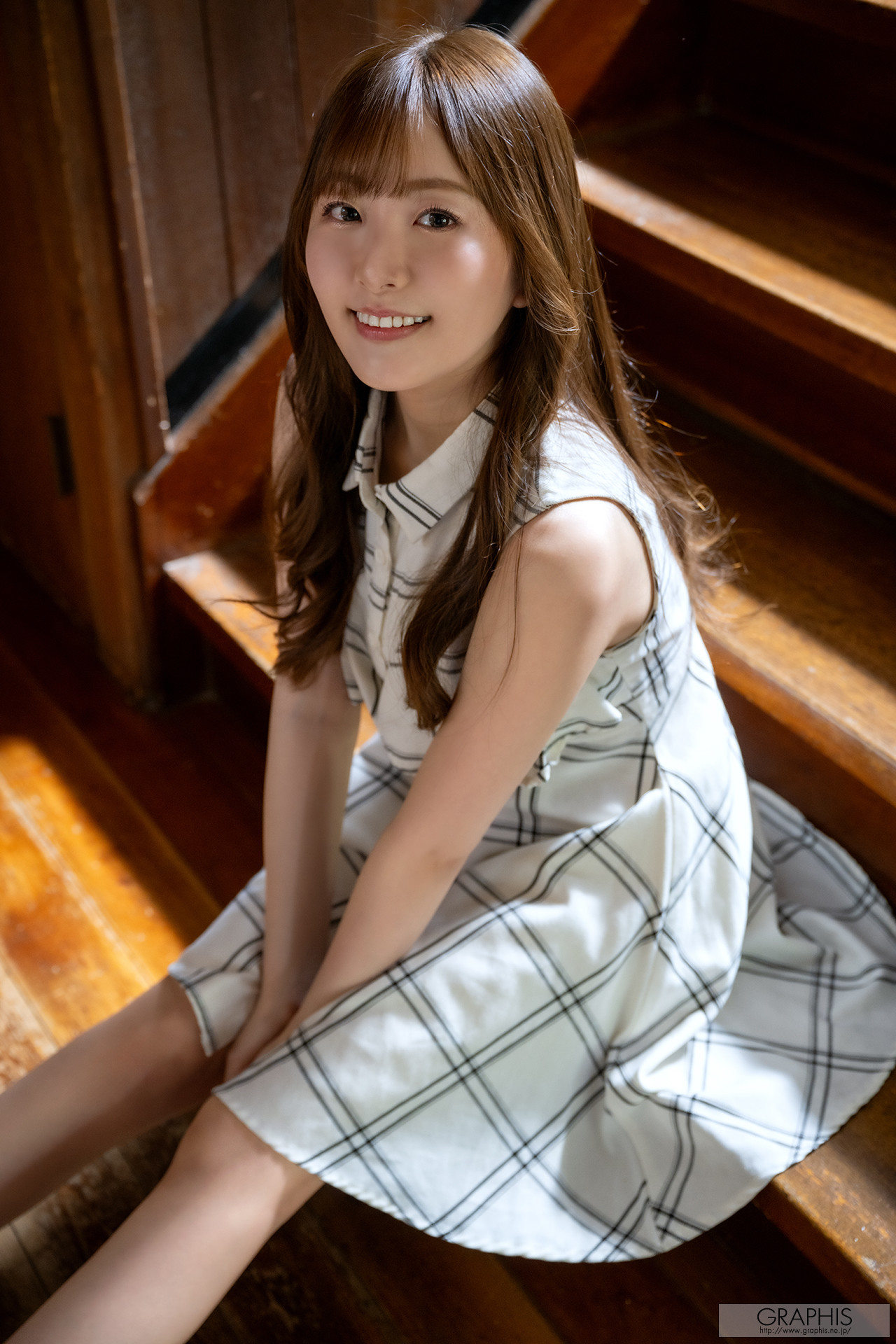 Hikari Aozora 青空ひかり, Graphis Gals 「Addicted」 Vol.01