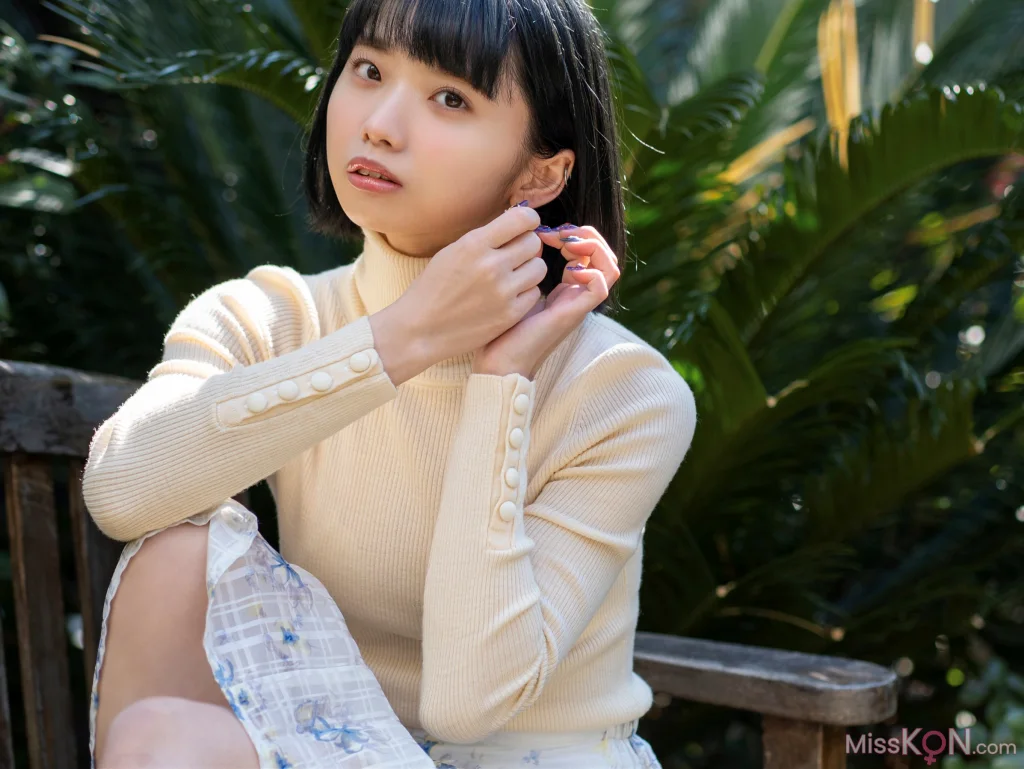 遠月とうか_ FLASHデジタル写真集 アイドル人生、満喫中！
