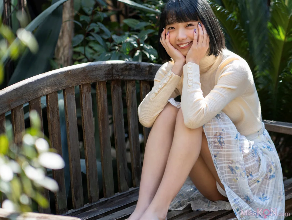 遠月とうか_ FLASHデジタル写真集 アイドル人生、満喫中！