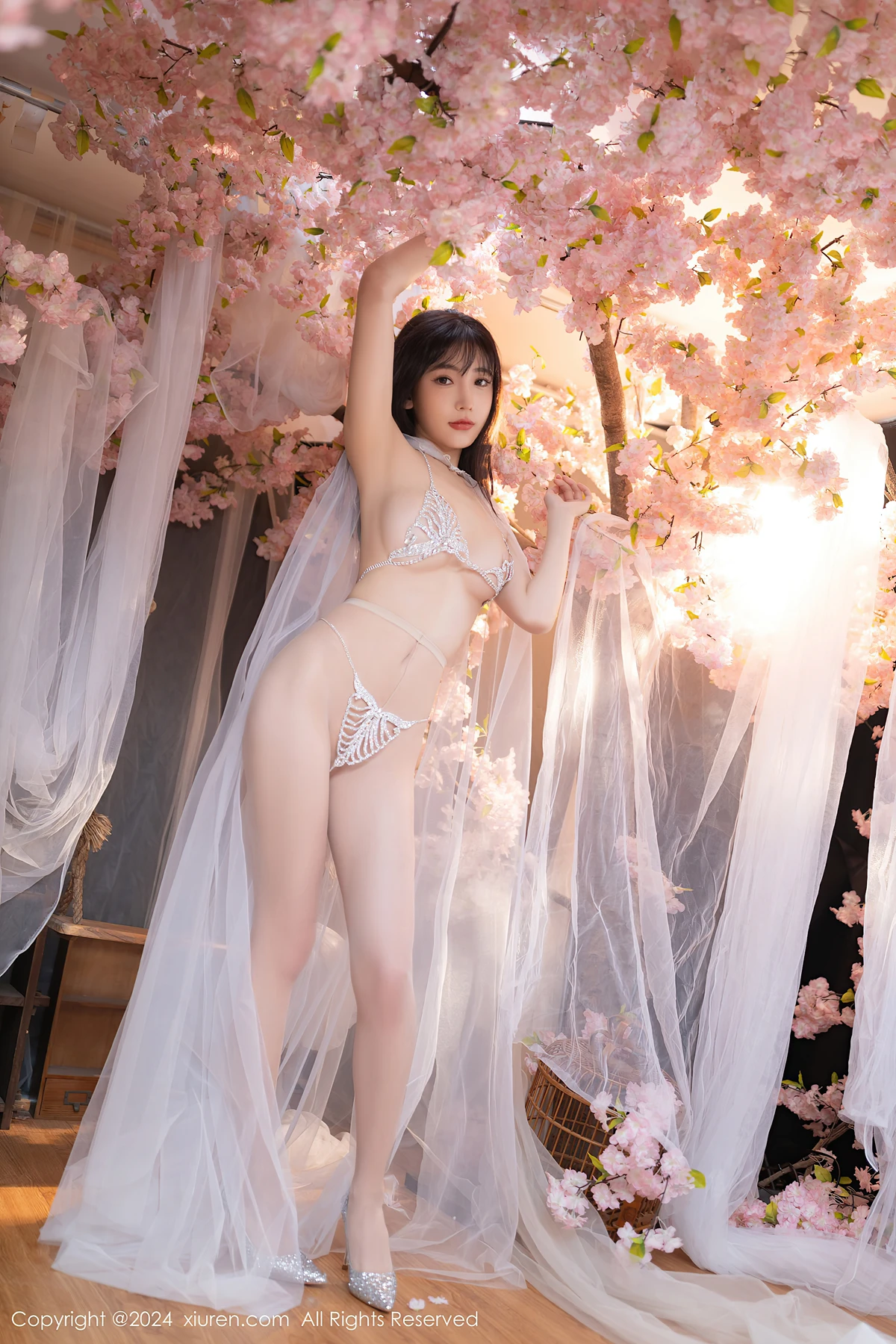 XiuRen秀人网 No.8807 陆萱萱LuXuanXuan