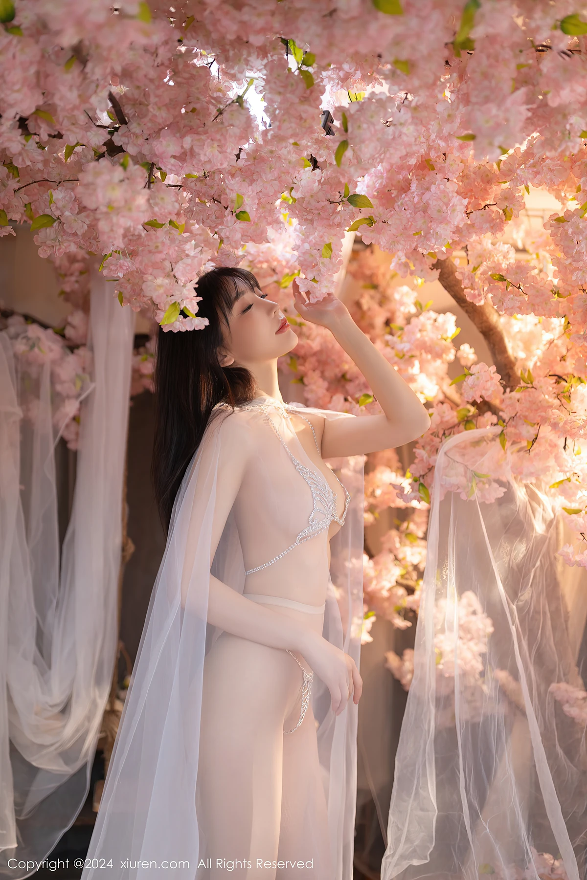 XiuRen秀人网 No.8807 陆萱萱LuXuanXuan