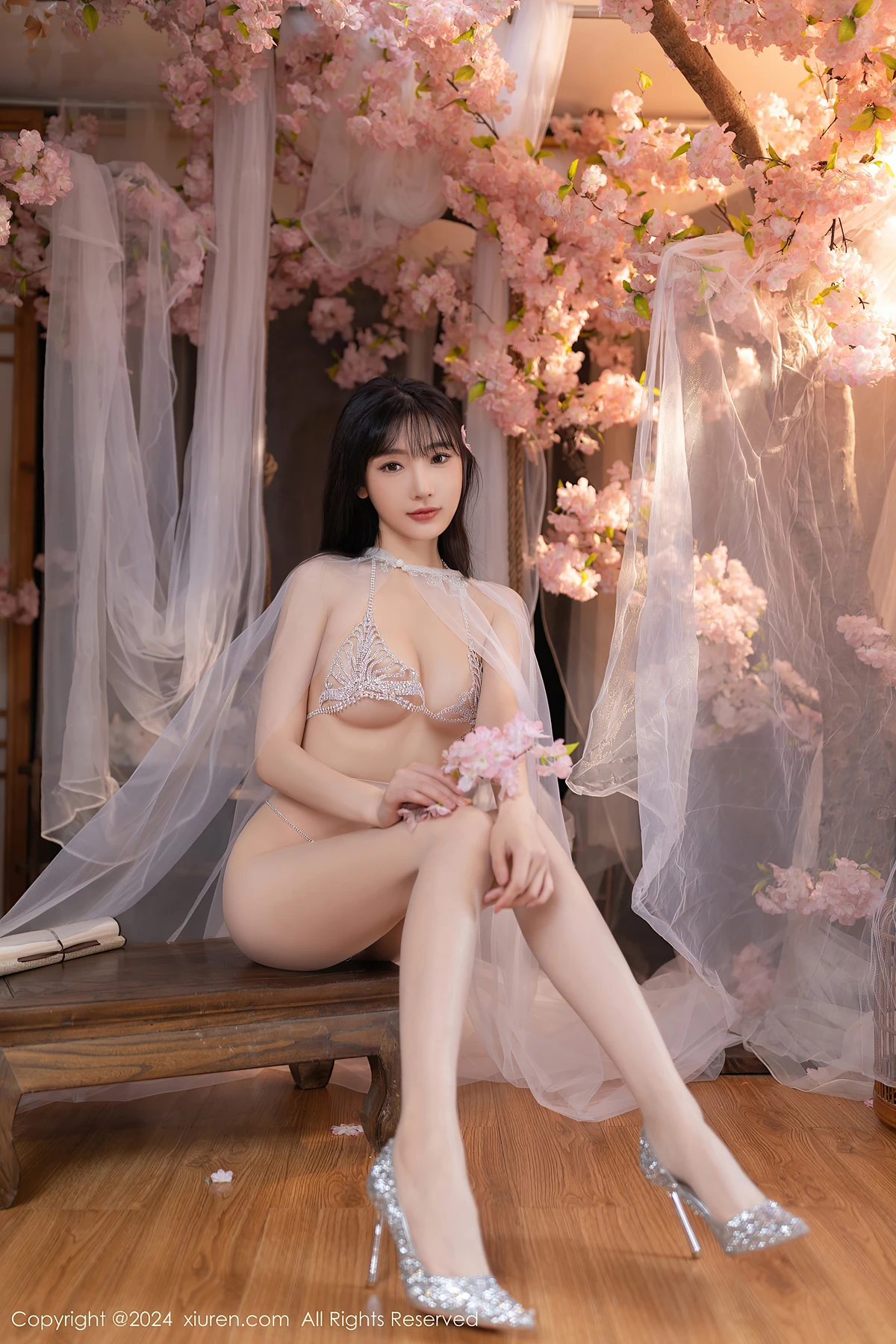 XiuRen秀人网 No.8807 陆萱萱LuXuanXuan