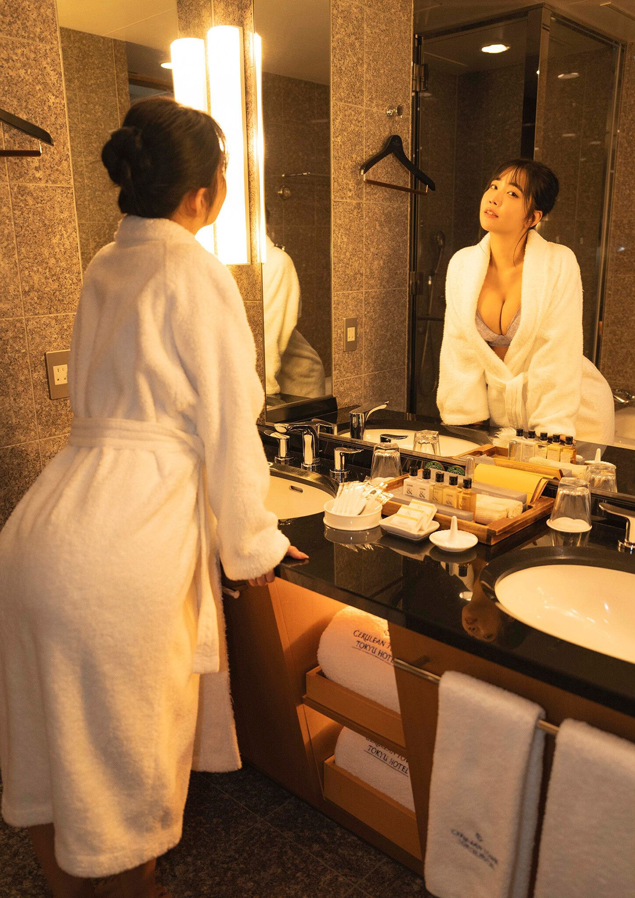 Kisumi Amau 天羽希純, 写真集 「もっと！教えて あまう先輩！！ スピサン グラビアフォトブック」 Set.01