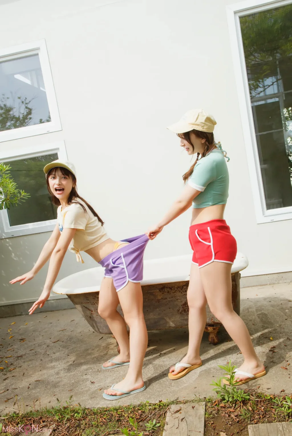Erika & Marina Momose (百瀬まりな)_ FRIDAY Monthly Girl 049 エリマリ姉妹 完全未発表100カット＆ムービー