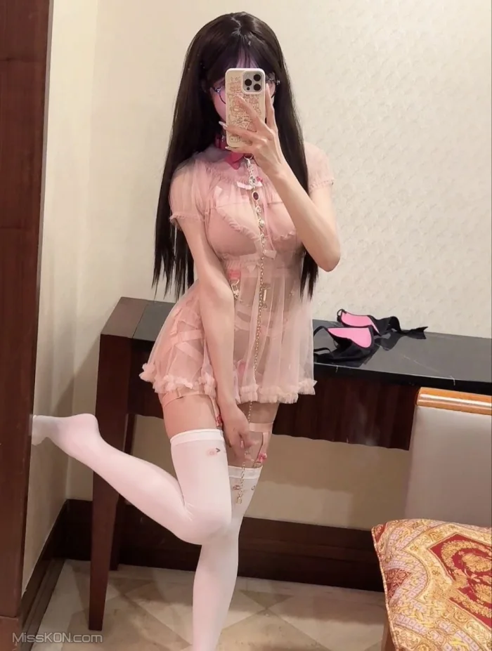 米妮mini_ 顶级白虎萝莉 520门槛福利