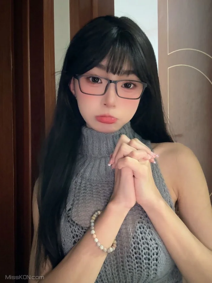 米妮mini_ 顶级白虎萝莉 520门槛福利