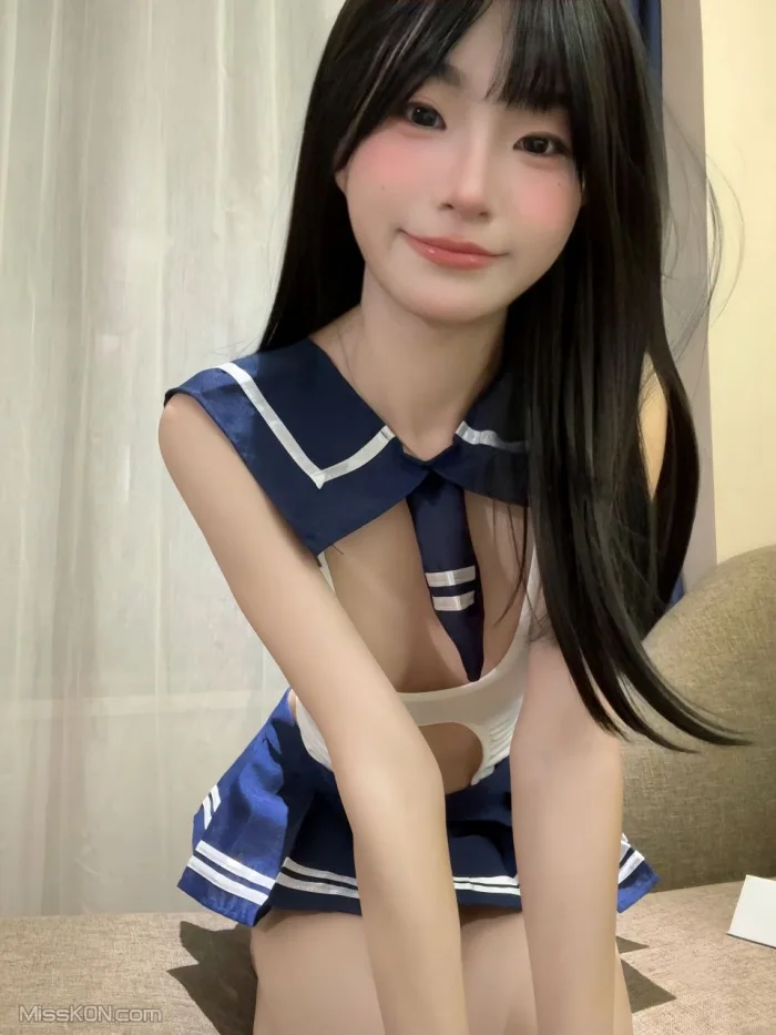米妮mini_ 顶级白虎萝莉 520门槛福利