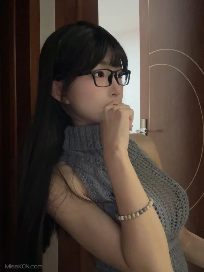 米妮mini_ 顶级白虎萝莉 520门槛福利