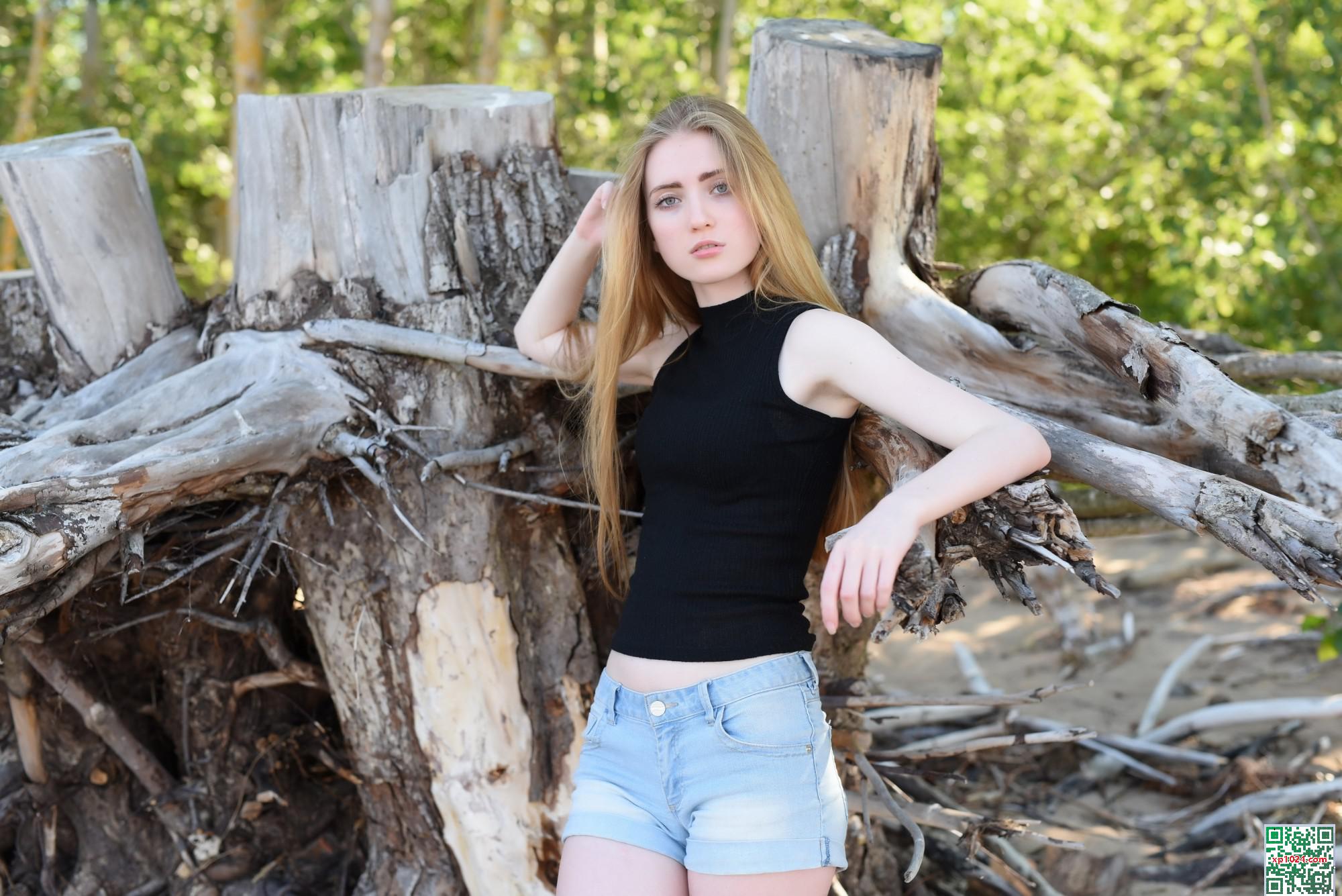 莉娜·弗洛拉（Lena Flora） – 溫柔的靈魂