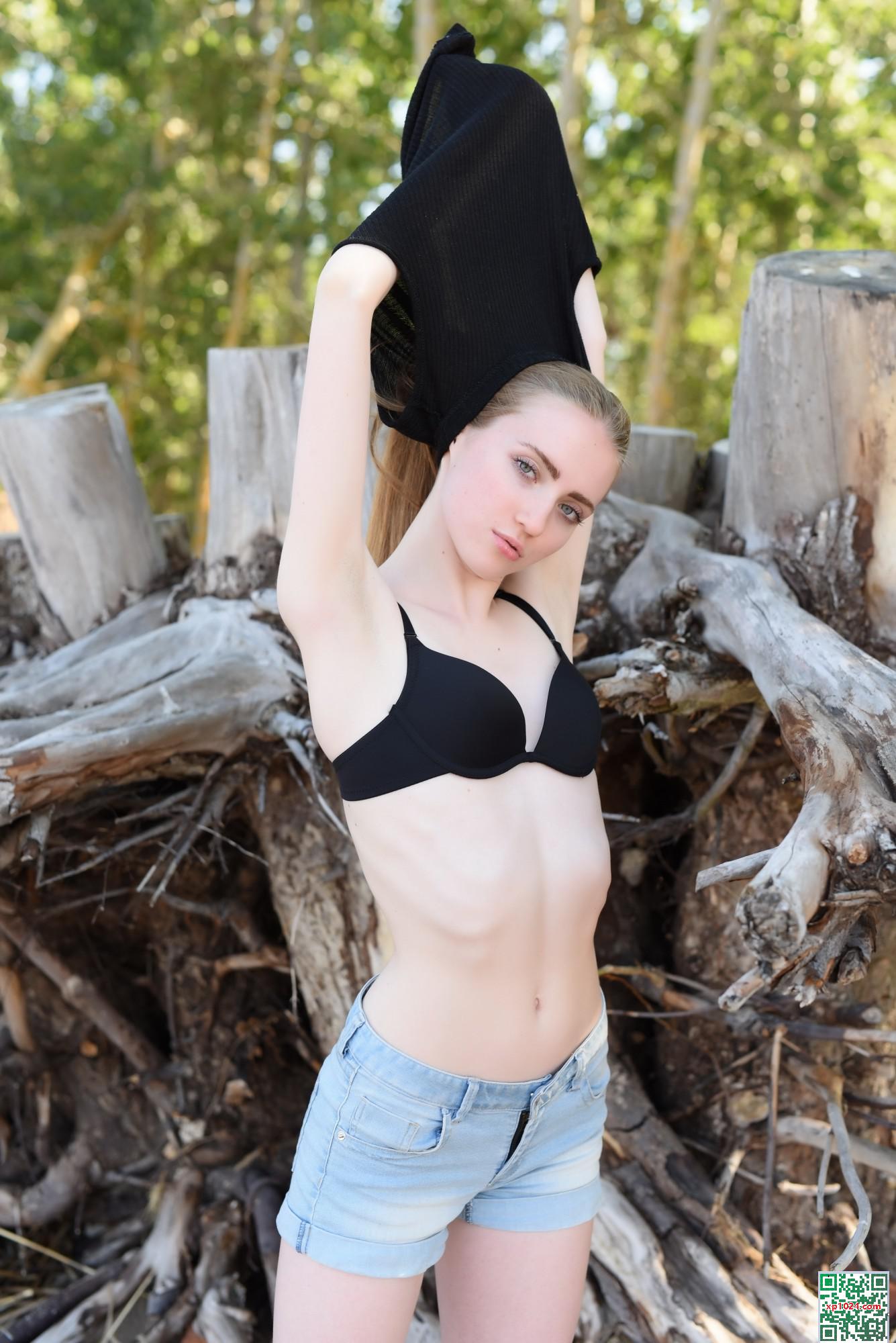 莉娜·弗洛拉（Lena Flora） – 溫柔的靈魂