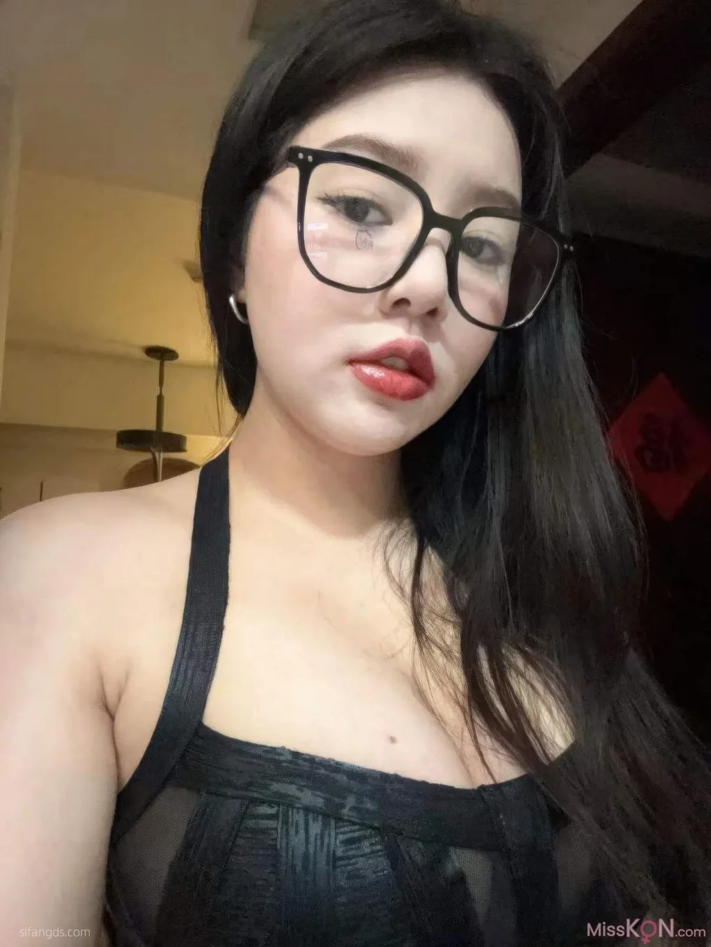 莎乐美(小苍老师)_ 网红外围 最新私密群门槛福利 2 莎乐美(小苍老师)_ 网红外围 最新私密群门槛福利