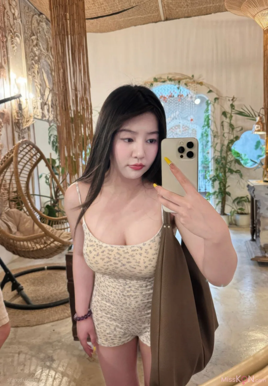莎乐美(小苍老师)_ 网红外围 最新私密群门槛福利 16 莎乐美(小苍老师)_ 网红外围 最新私密群门槛福利