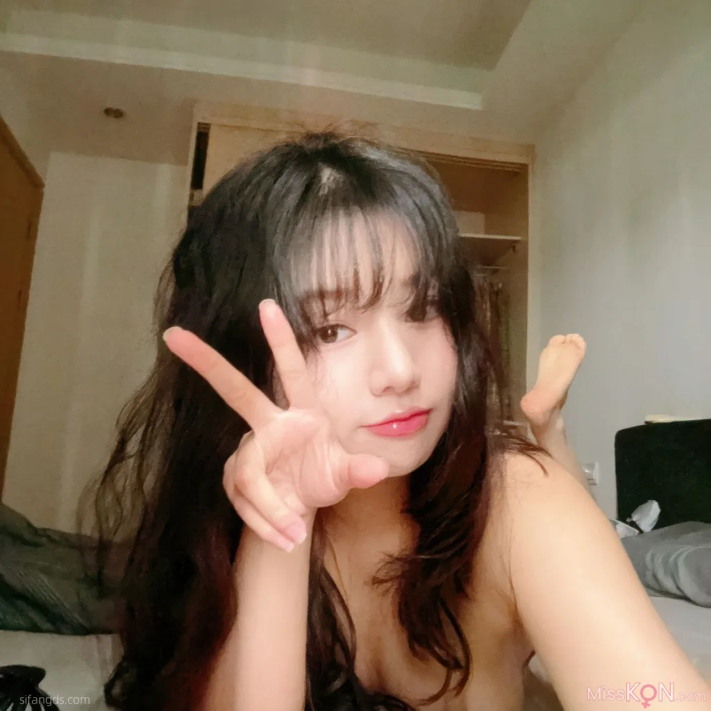 莎乐美(小苍老师)_ 网红外围 最新私密群门槛福利 40 莎乐美(小苍老师)_ 网红外围 最新私密群门槛福利