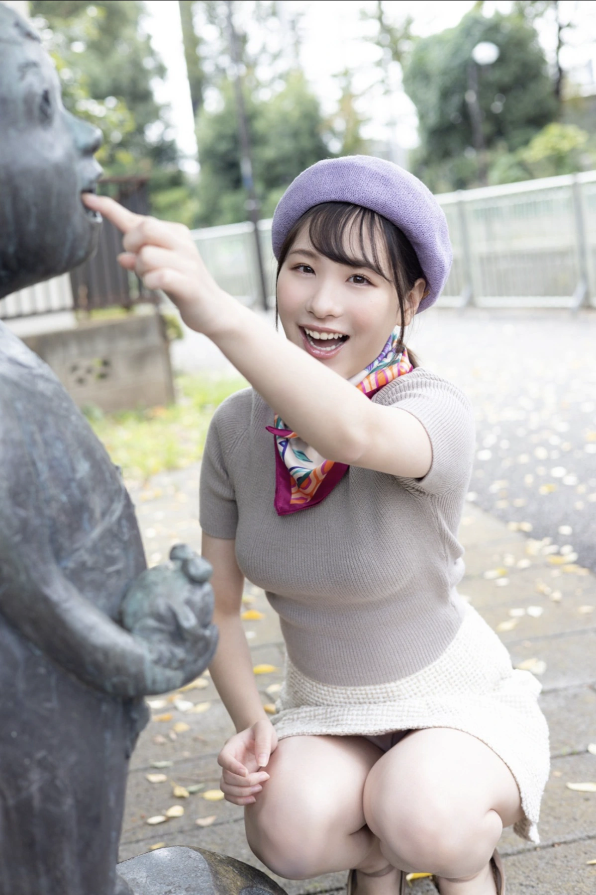 Yuka Murakami 村上悠華, FLASHデジタル写真集R バスガイド、ヌード旅へ