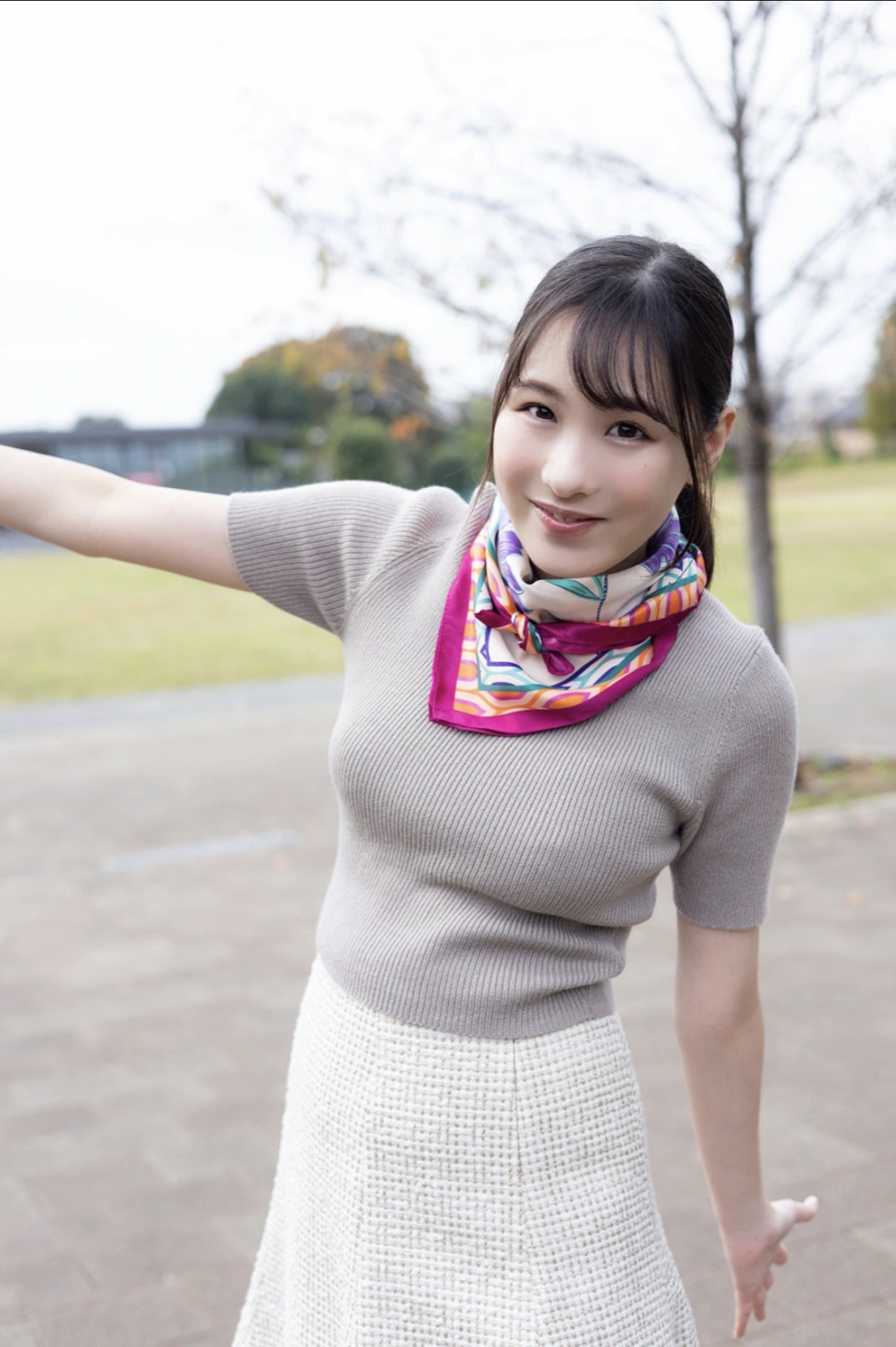 Yuka Murakami 村上悠華, FLASHデジタル写真集R バスガイド、ヌード旅へ
