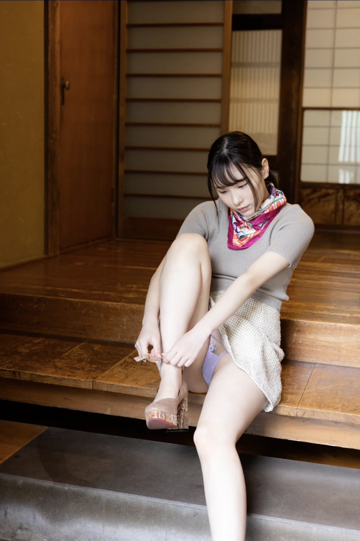 Yuka Murakami 村上悠華, FLASHデジタル写真集R バスガイド、ヌード旅へ