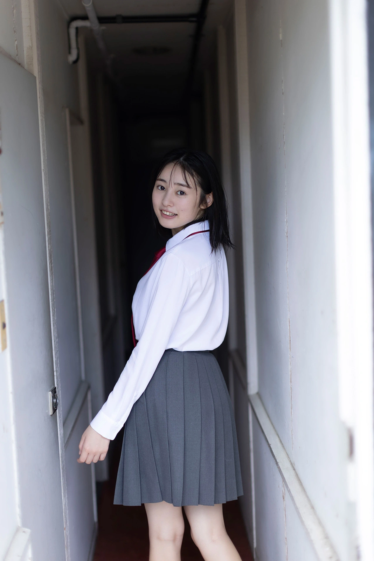 Miu Shirahama 白濱美兎, FLASHデジタル写真集 「ちょっぴりオトナ」 Set.03