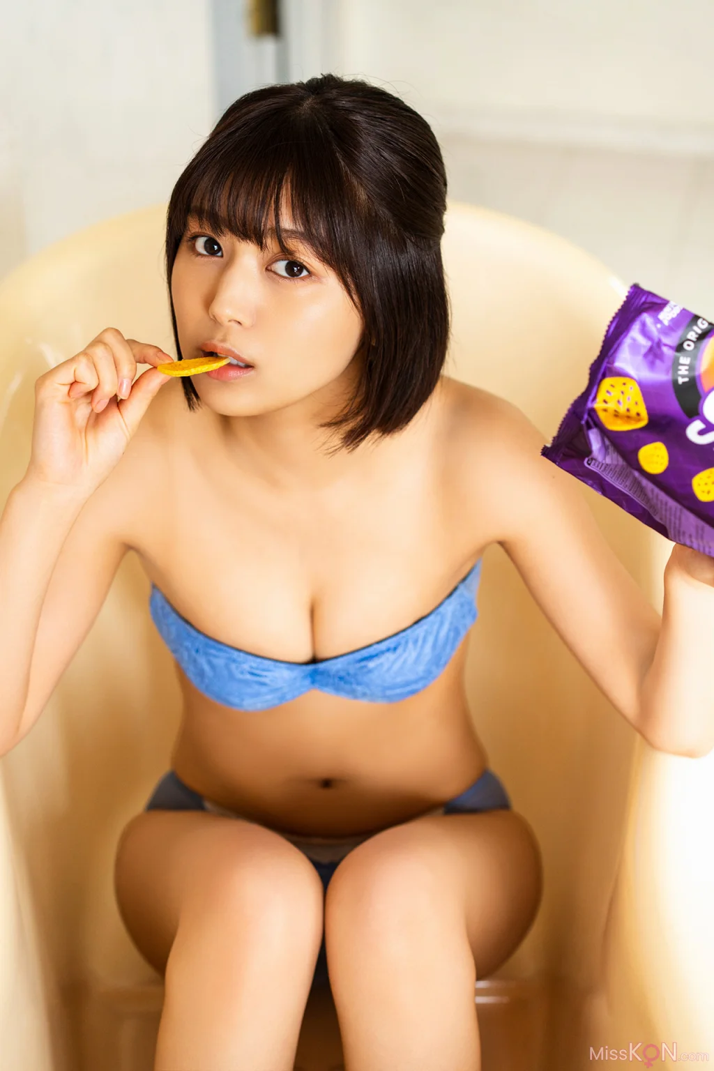 Ruka Kitano (北野瑠華)_ FLASHデジタル写真集 波間に誘われて